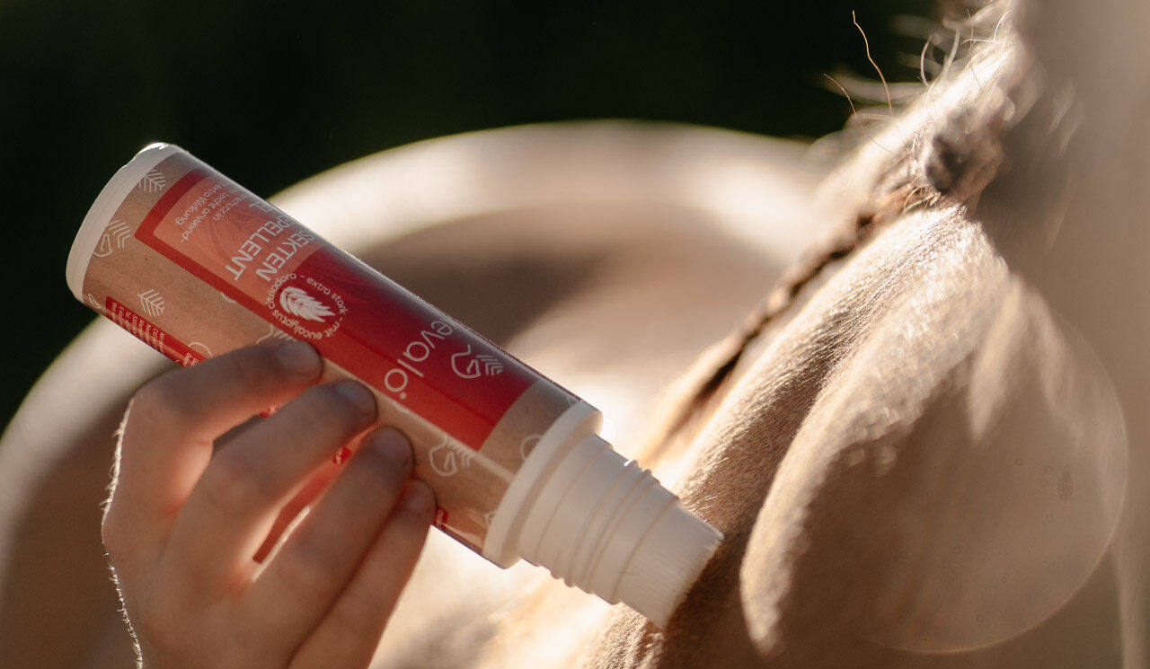 Natürlicher Insektenschutz für Pferde. das CXEVALO Repellent Gel